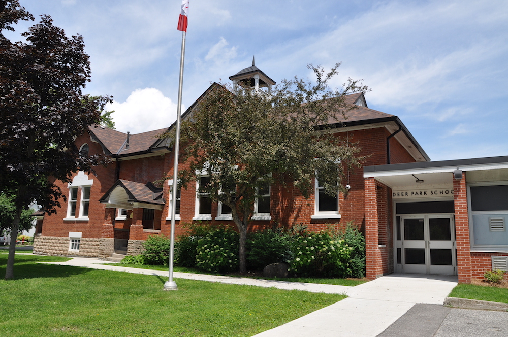 Exterior of Deer Park Public School